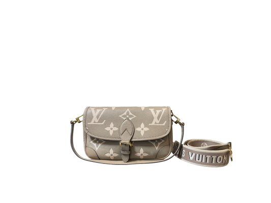 Louis Vuitton Grey/Cream Crossbody/Shoulder MM Handbag