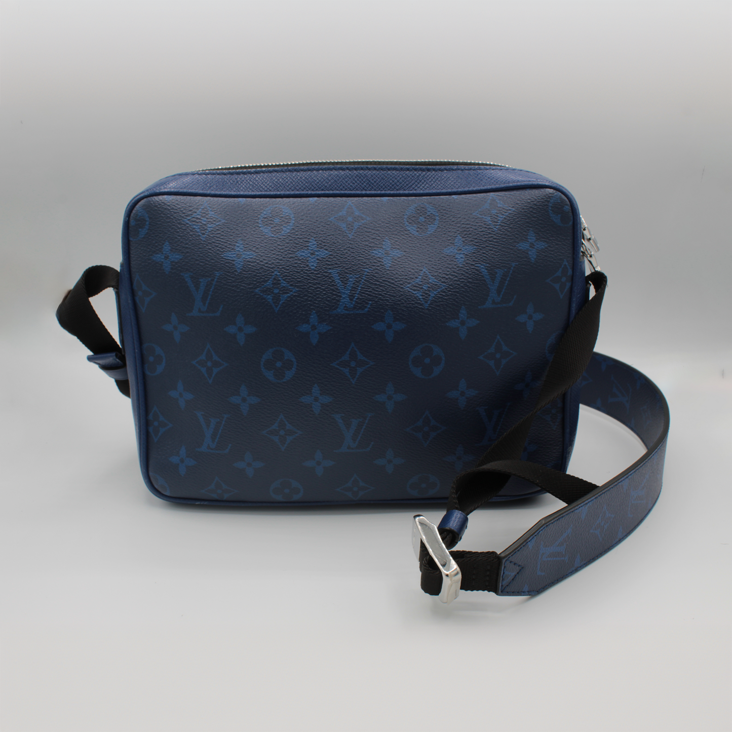 Louis Vuitton Outdoor Taiga Blue Messenger Bag