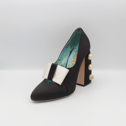 Gucci Silk Satin Pearl Studded Luna Bow Pumps Size 40